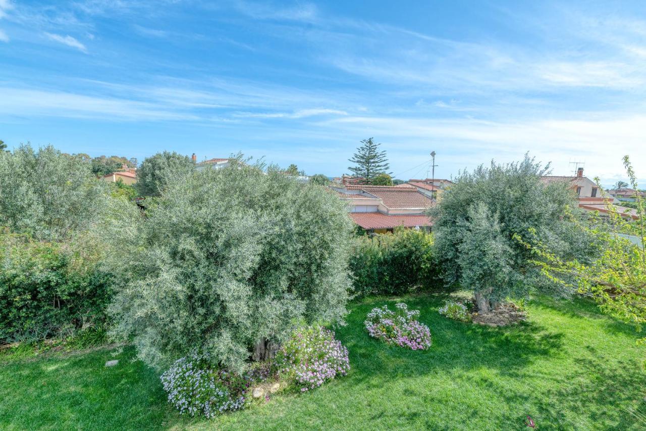 La Casa Degli Ulivi Appartamento In Villa Con Patio Quartu Sant'Elena Exterior photo